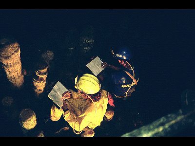 2CAVES1